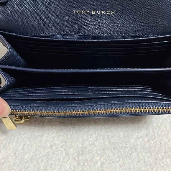 Tory Burch Wallet on Chain - Picture 5 of 8